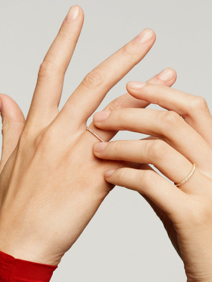 Anillo con halo de diamantes en oro rosa de 0,09 ct