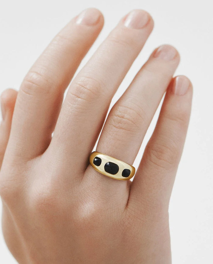 Anillo de plata 925 bañada en oro amarillo de 18K con ágatas negras