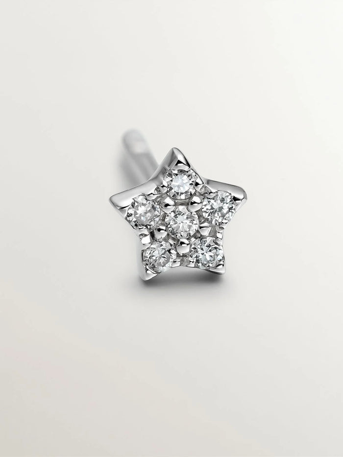 Pendiente individual de oro blanco de 18K con diamantes