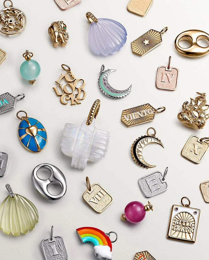 Charm de plata 925 bañada en oro amarillo de 18K con ónix verde y forma de elefante