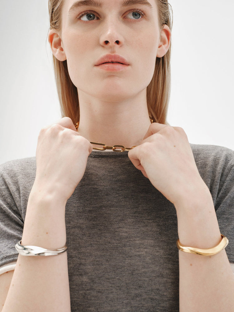Pulsera rígida de plata 925 bañada en oro amarillo de 18K con textura