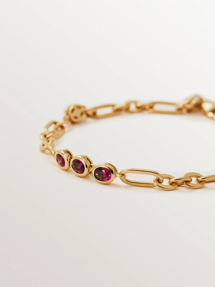 Pulsera de cadena de plata 925 bañada en oro amarillo de 18K con rodolitas rojas