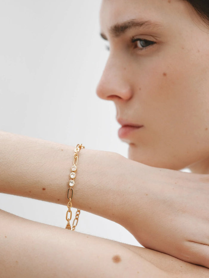 Pulsera de cadena de plata 925 bañada en oro amarillo de 18K con topacios blancos