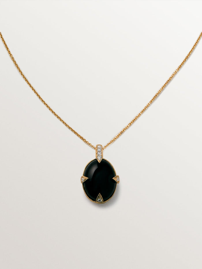 Colgante de oro amarillo de 18K con ónix negro y diamantes en talla brillante