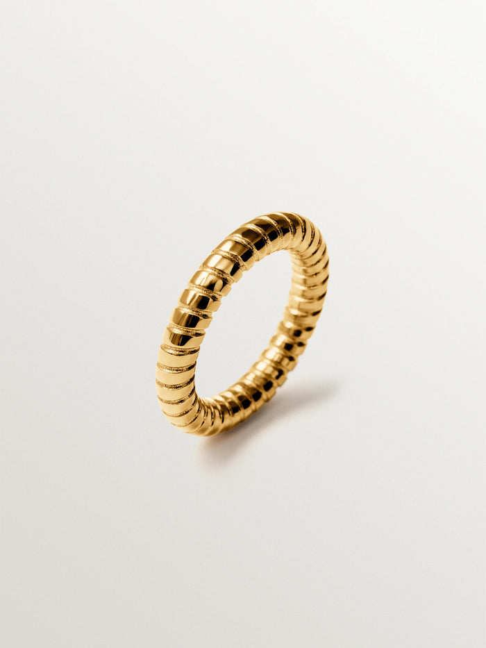 Anillo mediano gallonado de plata 925 bañada en oro de 18K