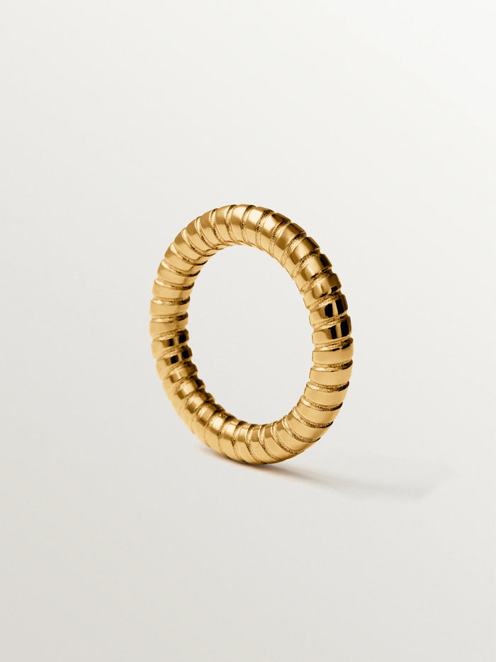 Anillo mediano gallonado de plata 925 bañada en oro de 18K
