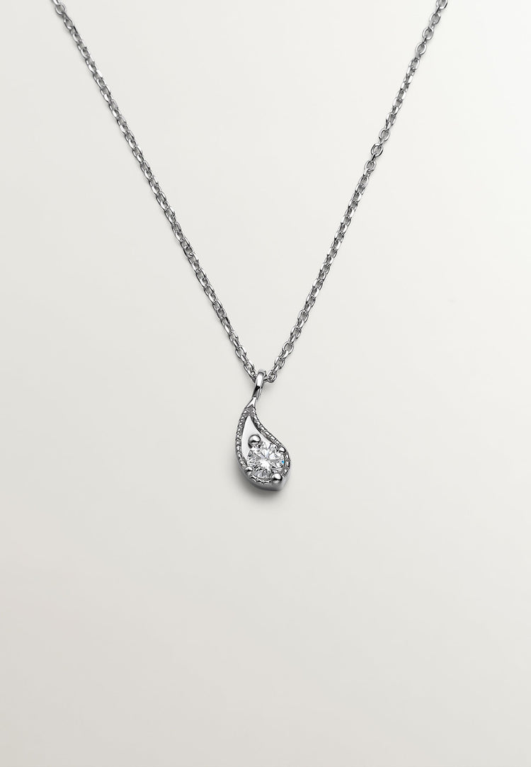 Colgante de oro blanco de 18K con gota y diamantes blancos