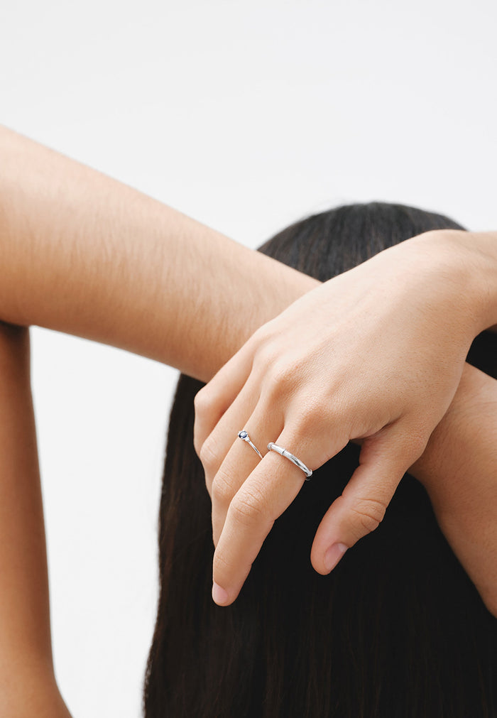 Anillo de plata 925 con textura de bambú