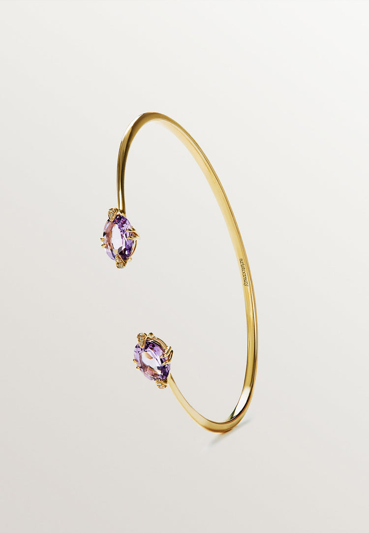 Pulsera abierta de oro amarillo de 9K con amatistas rosas y diamantes